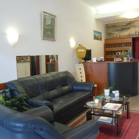 Lodge Swiss Nassa Garni *