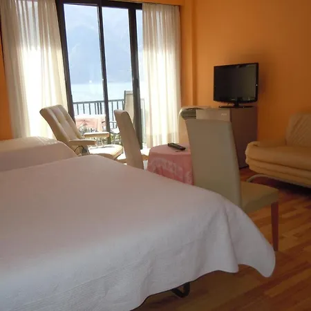 Swiss Nassa Garni Lodge